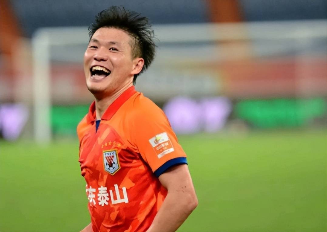 徐彬刚在中超坐稳主力！就被传闻要离队留洋，球迷推荐他去德甲